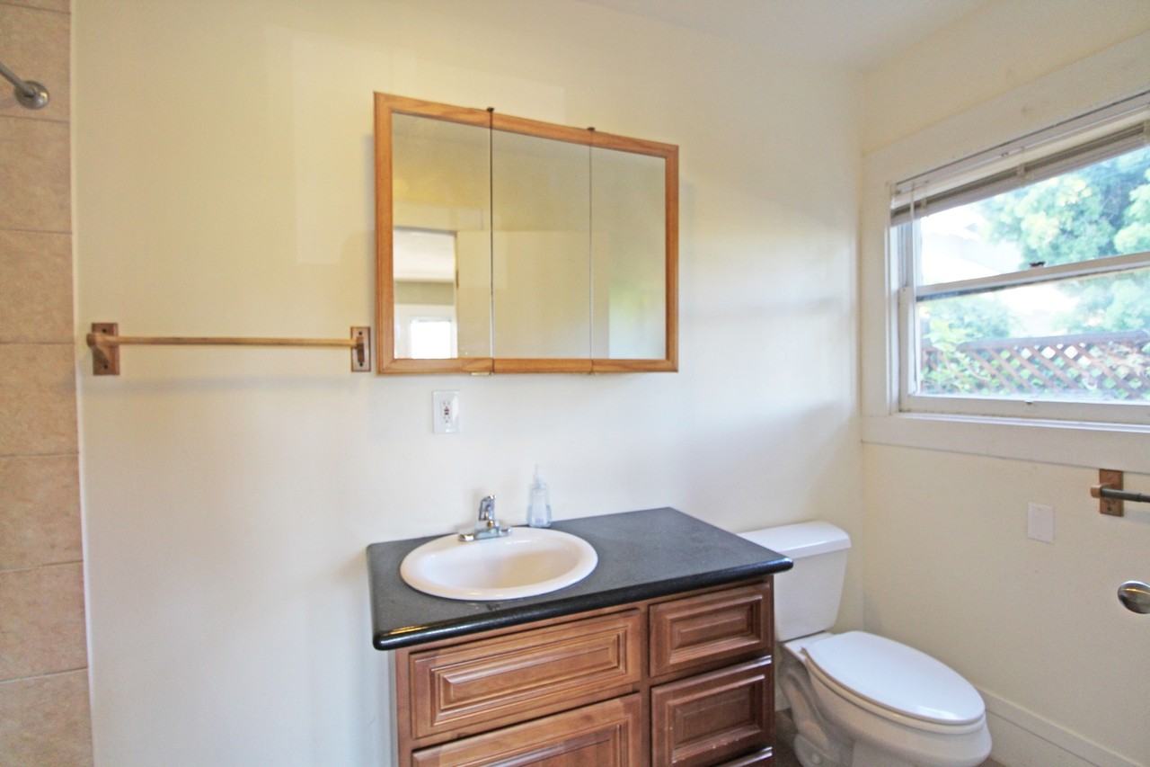 1412 E 38th St - Photo 2 of 18