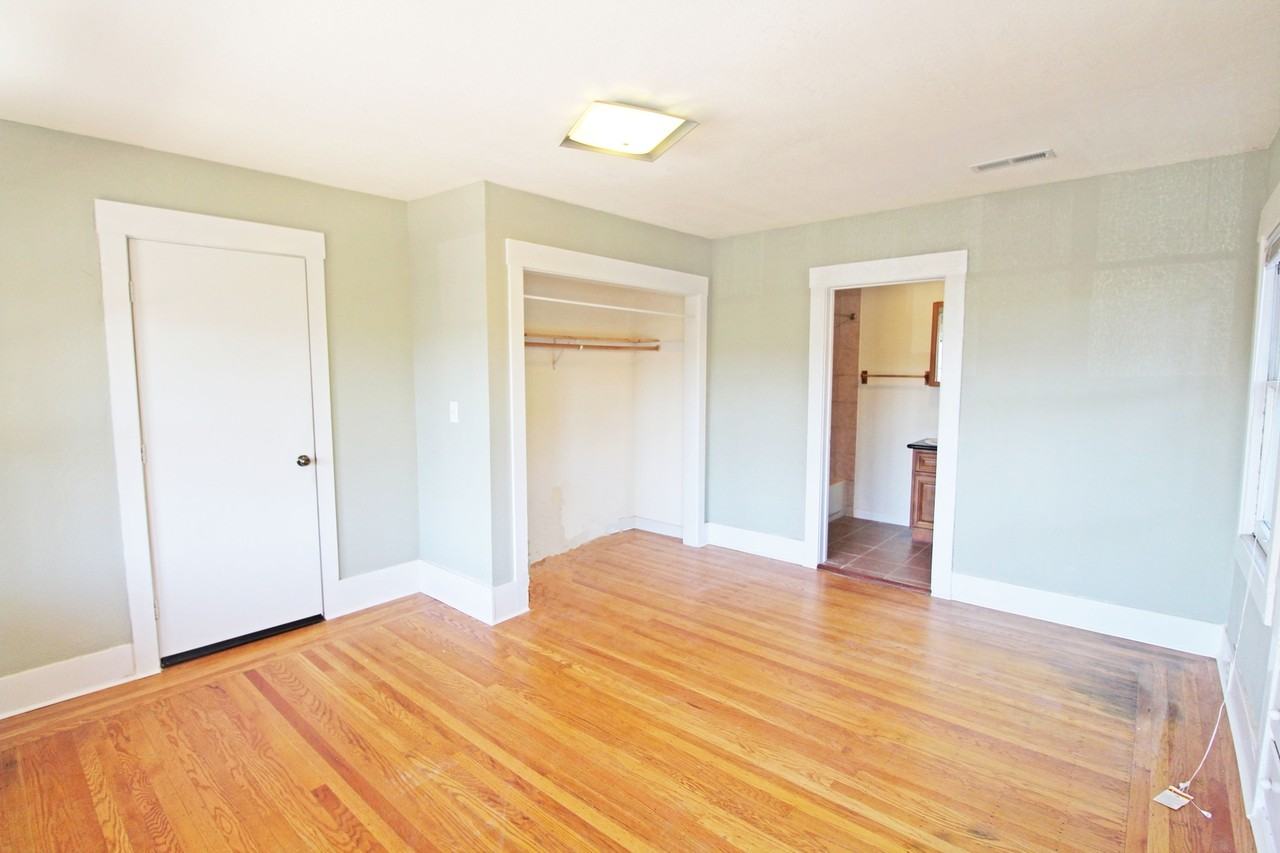 1412 E 38th St - Photo 3 of 18