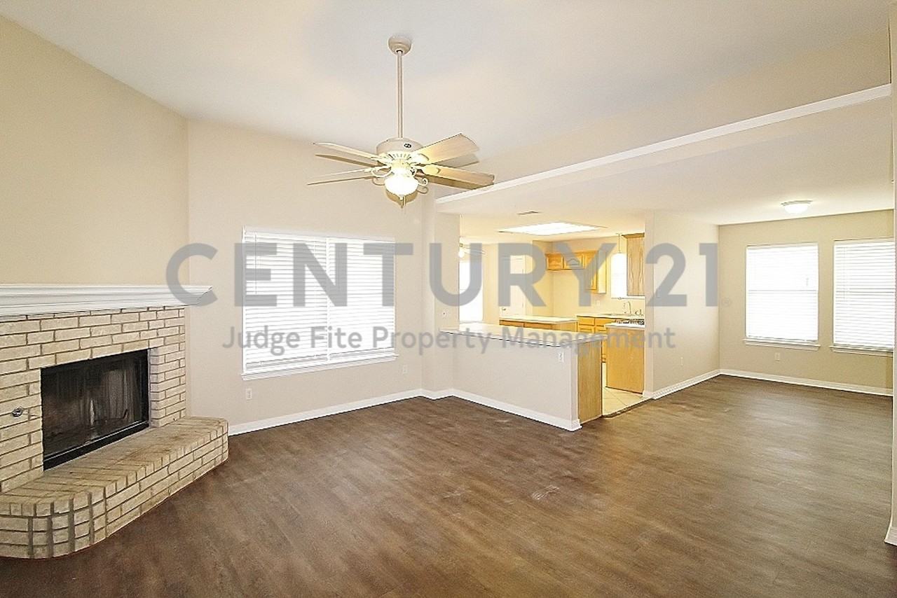 6209 Donna Dr - Photo 2 of 11