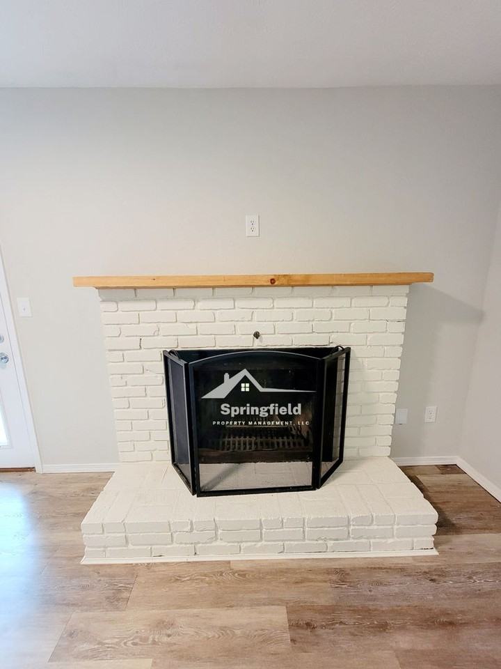 1252 E Cambridge St - Photo 4 of 19