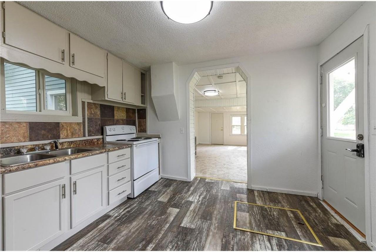 216 5th St Sw - Photo 3 of 15