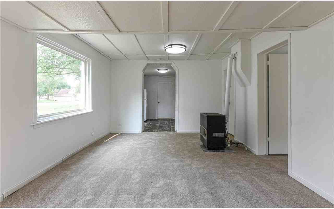216 5th St Sw - Photo 7 of 15