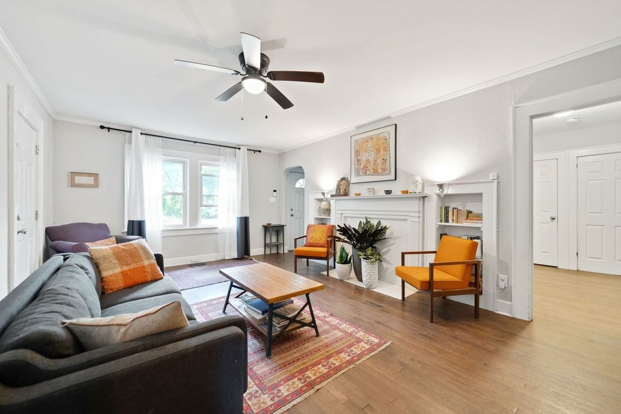 1209 Eva St - Photo 3 of 17