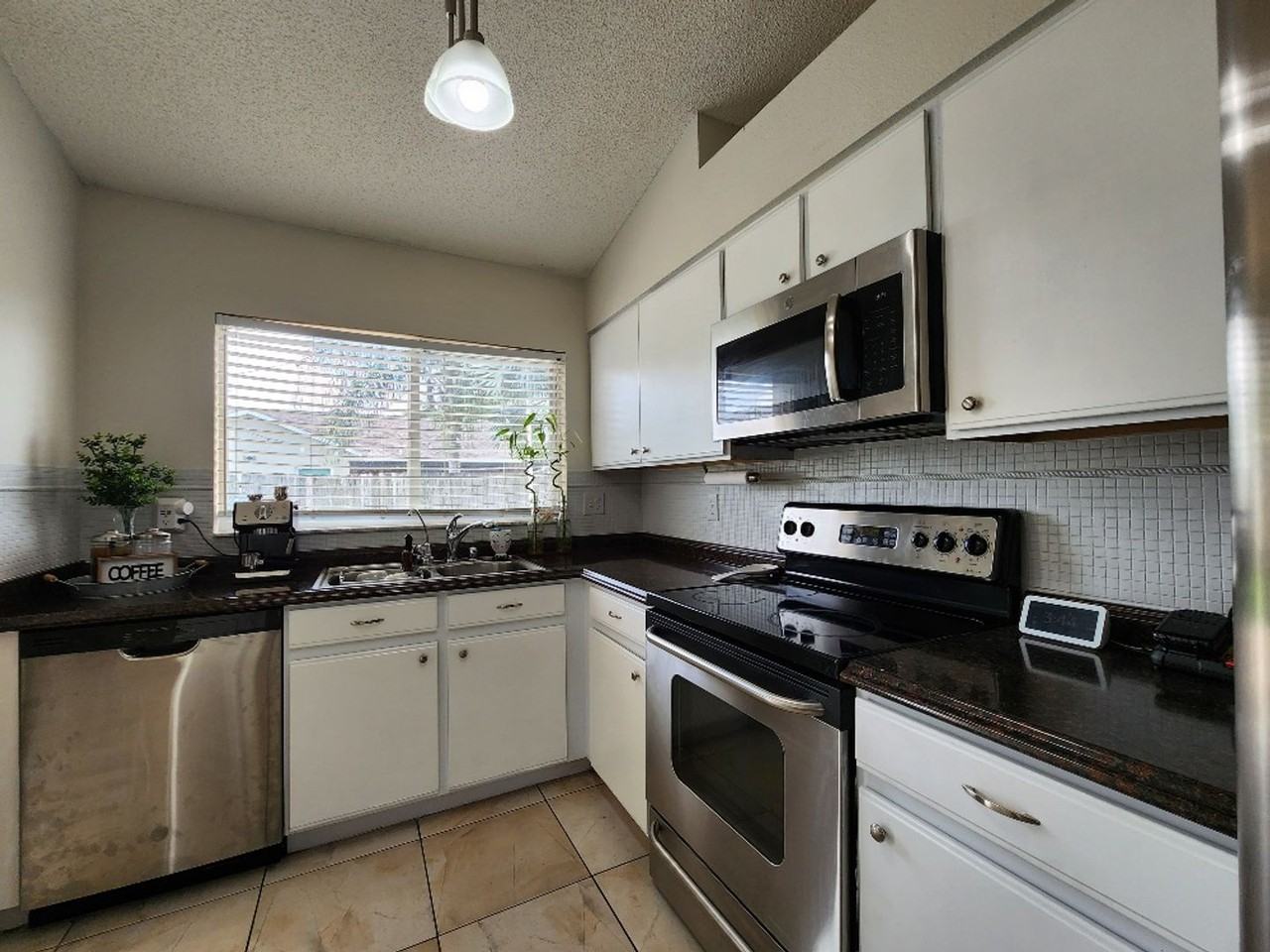 1441 Birchstone Ave - Photo 7 of 20