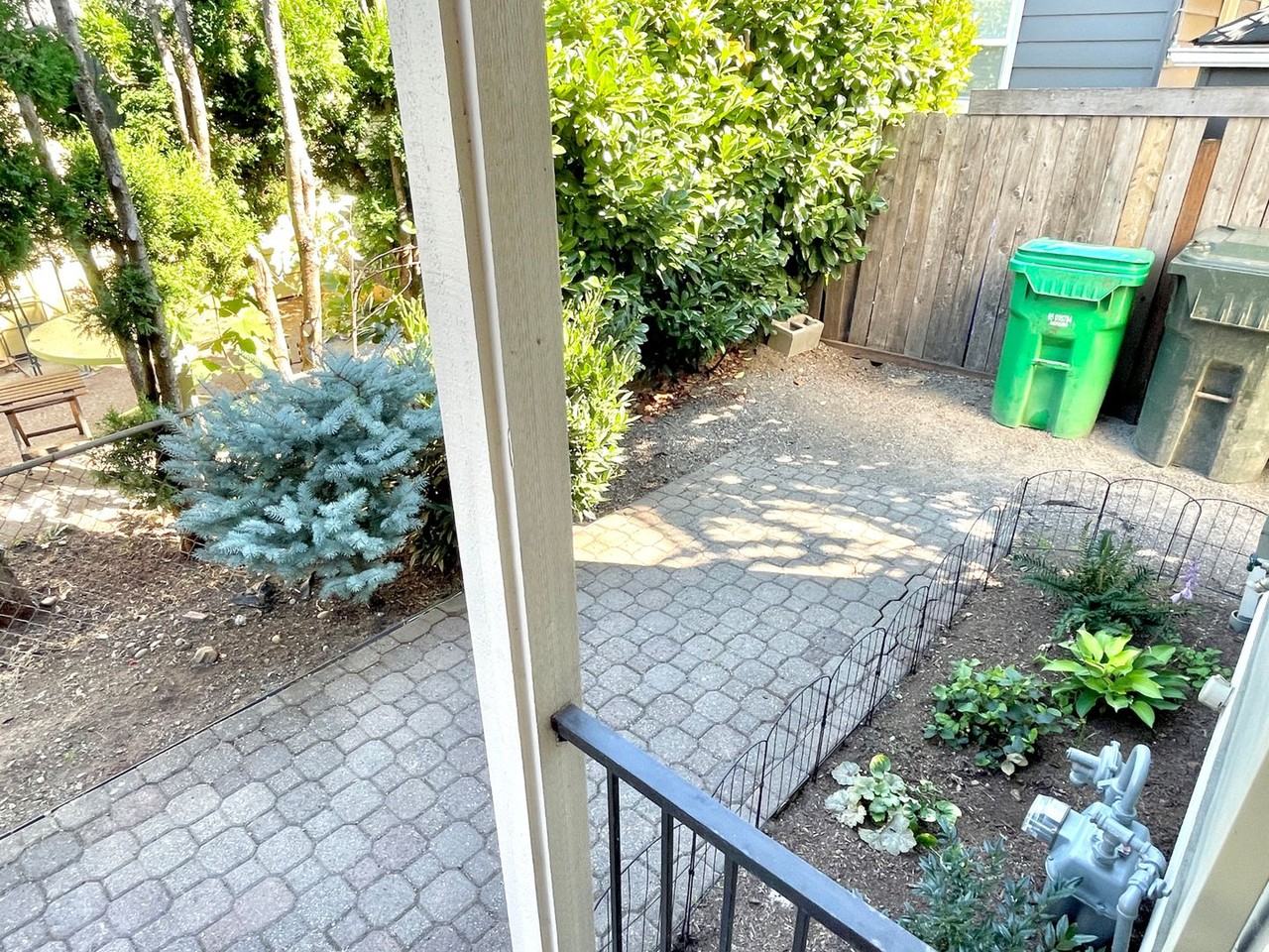 1128 Ne 60th Ave - Photo 4 of 19
