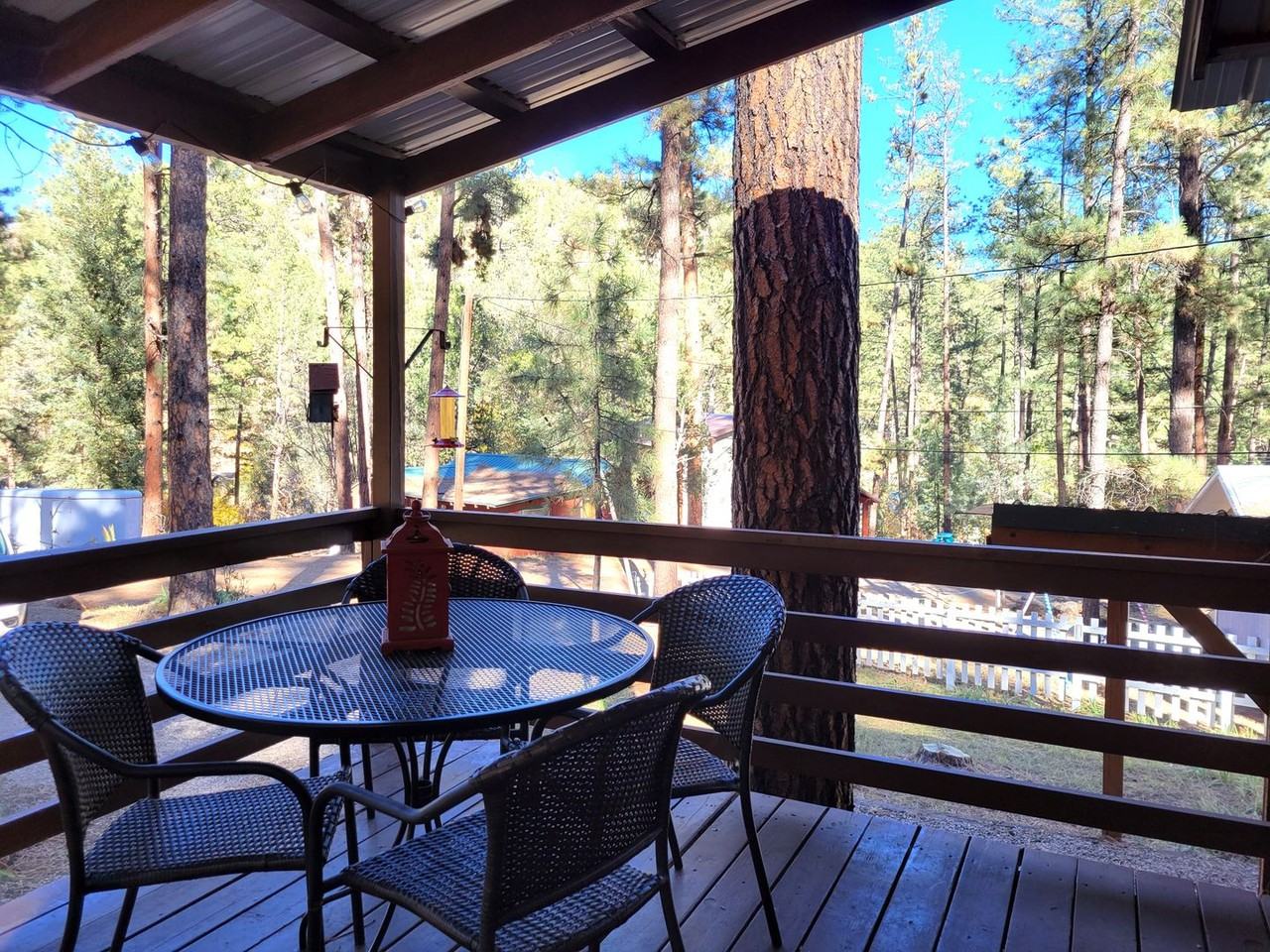 235 Hart Ave - Photo 4 of 41