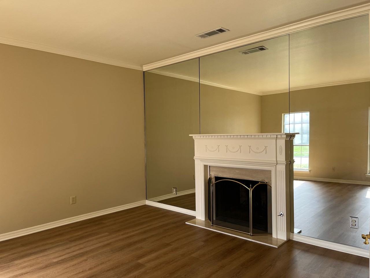 500 S Dresden Ct - Photo 2 of 21