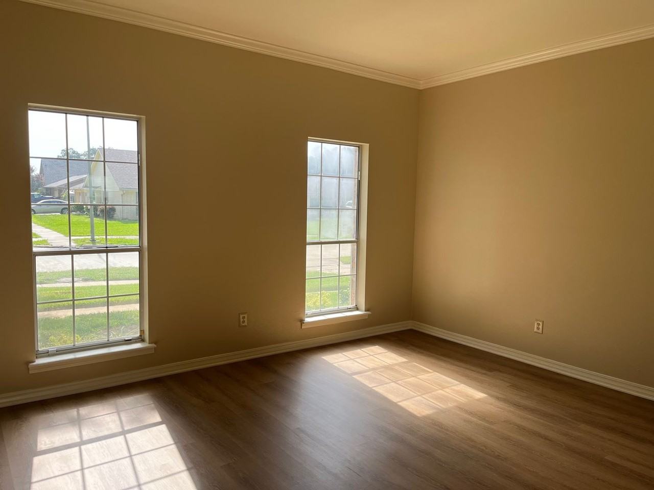500 S Dresden Ct - Photo 3 of 21