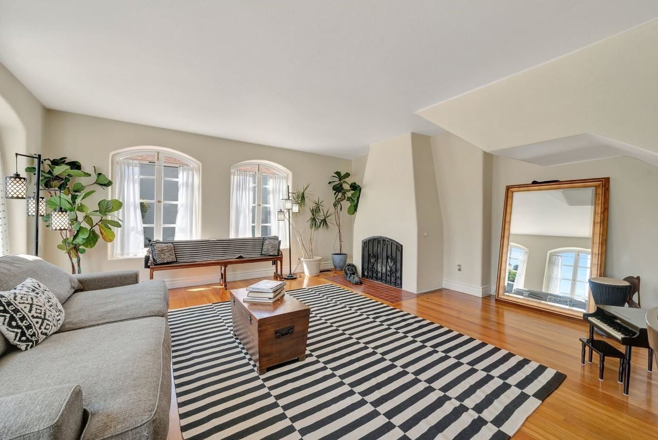 3008 James St - Photo 2 of 30