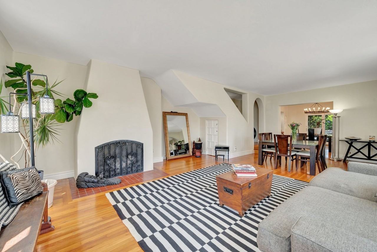 3008 James St - Photo 4 of 30