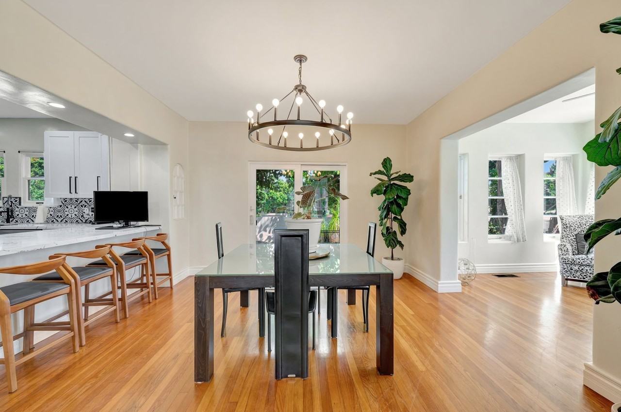 3008 James St - Photo 6 of 30