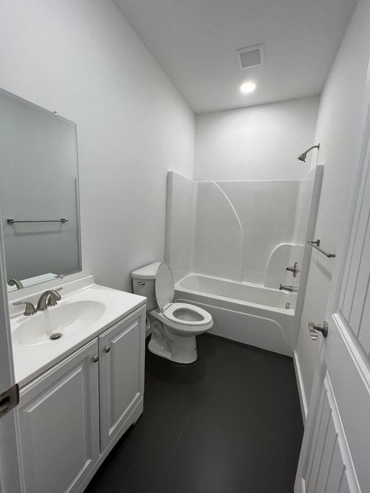 3760 Patriot Pkwy #2G - Photo 7 of 8