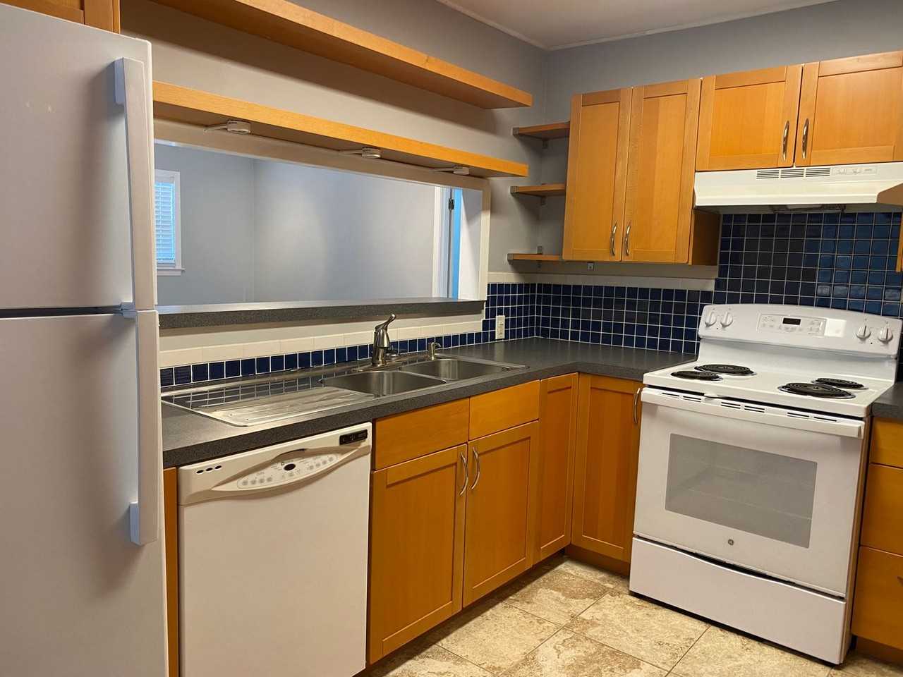 326 Mackeral St - Photo 3 of 18