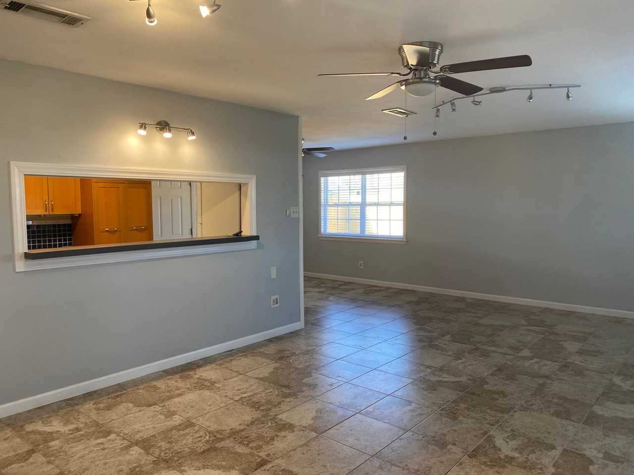 326 Mackeral St - Photo 6 of 18