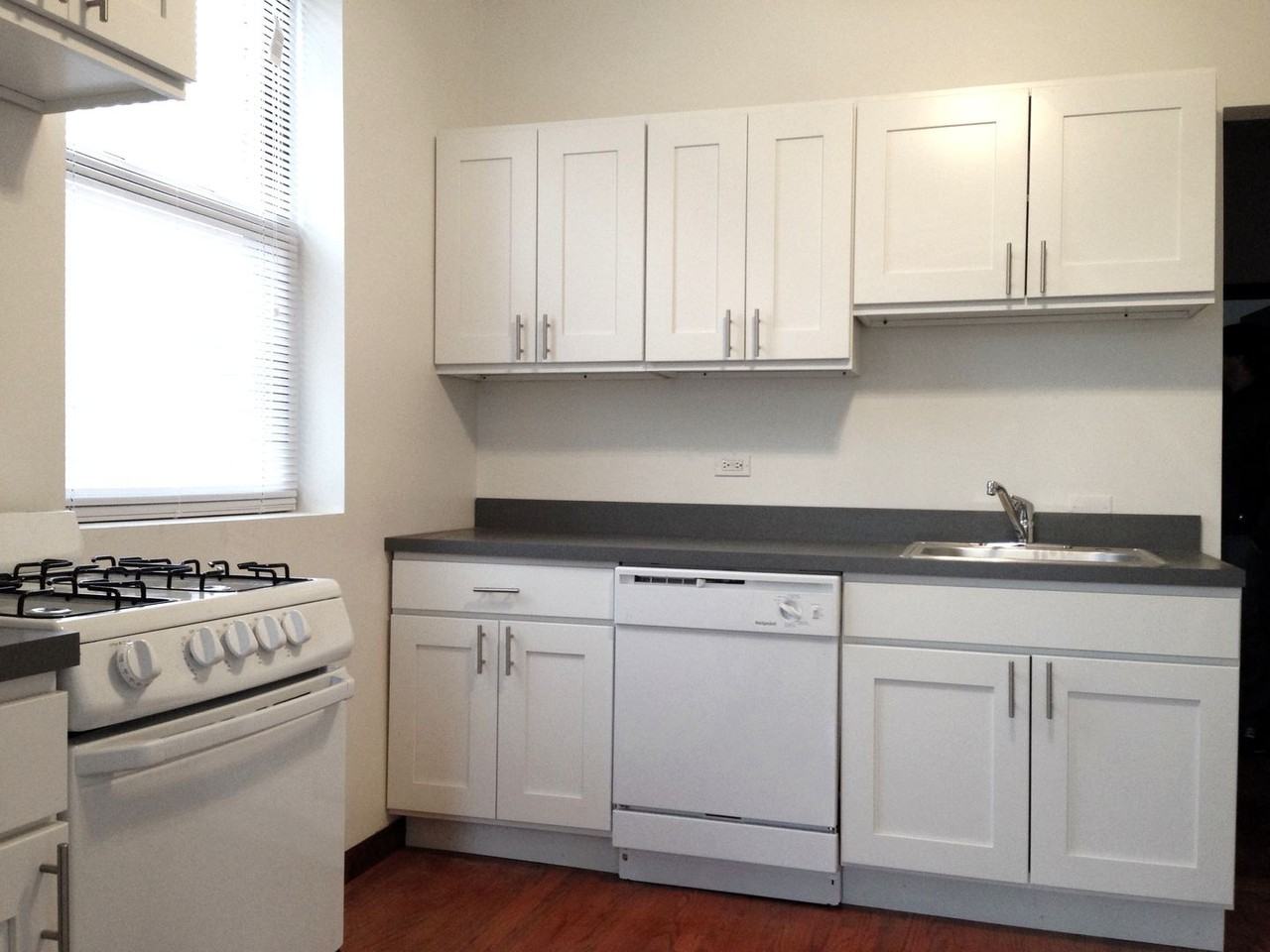 859div - Photo 2 of 11