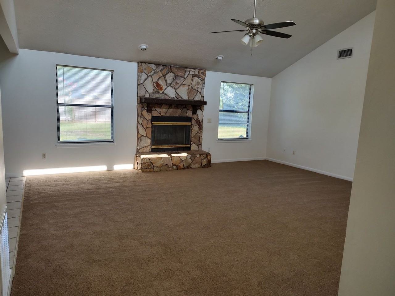 133 Sandollar Dr - Photo 3 of 10