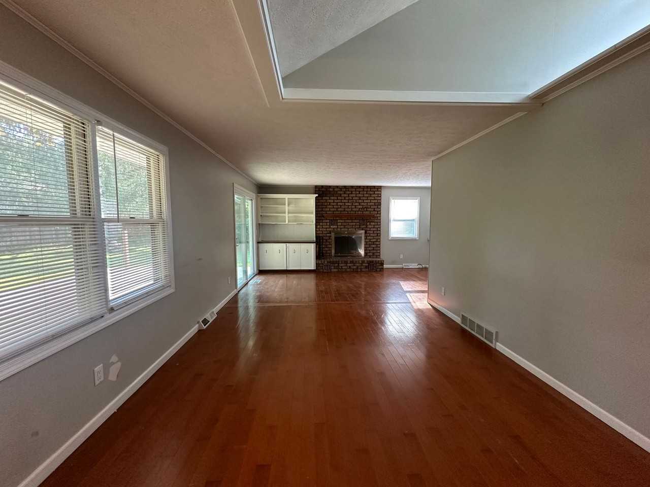 7963 Pine Hollow Dr Se - Photo 3 of 29