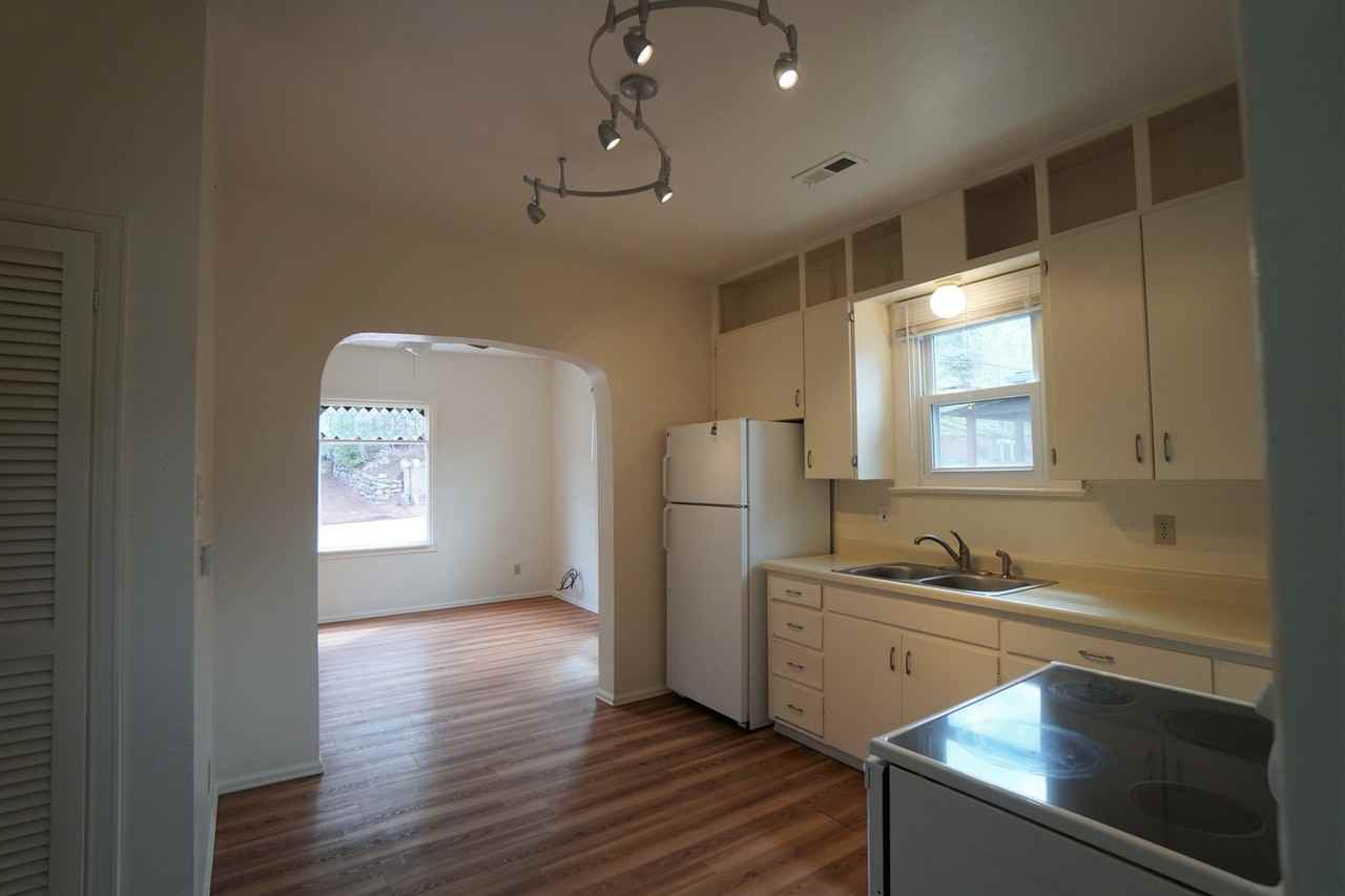 824 Midland Ave #A - Photo 4 of 10