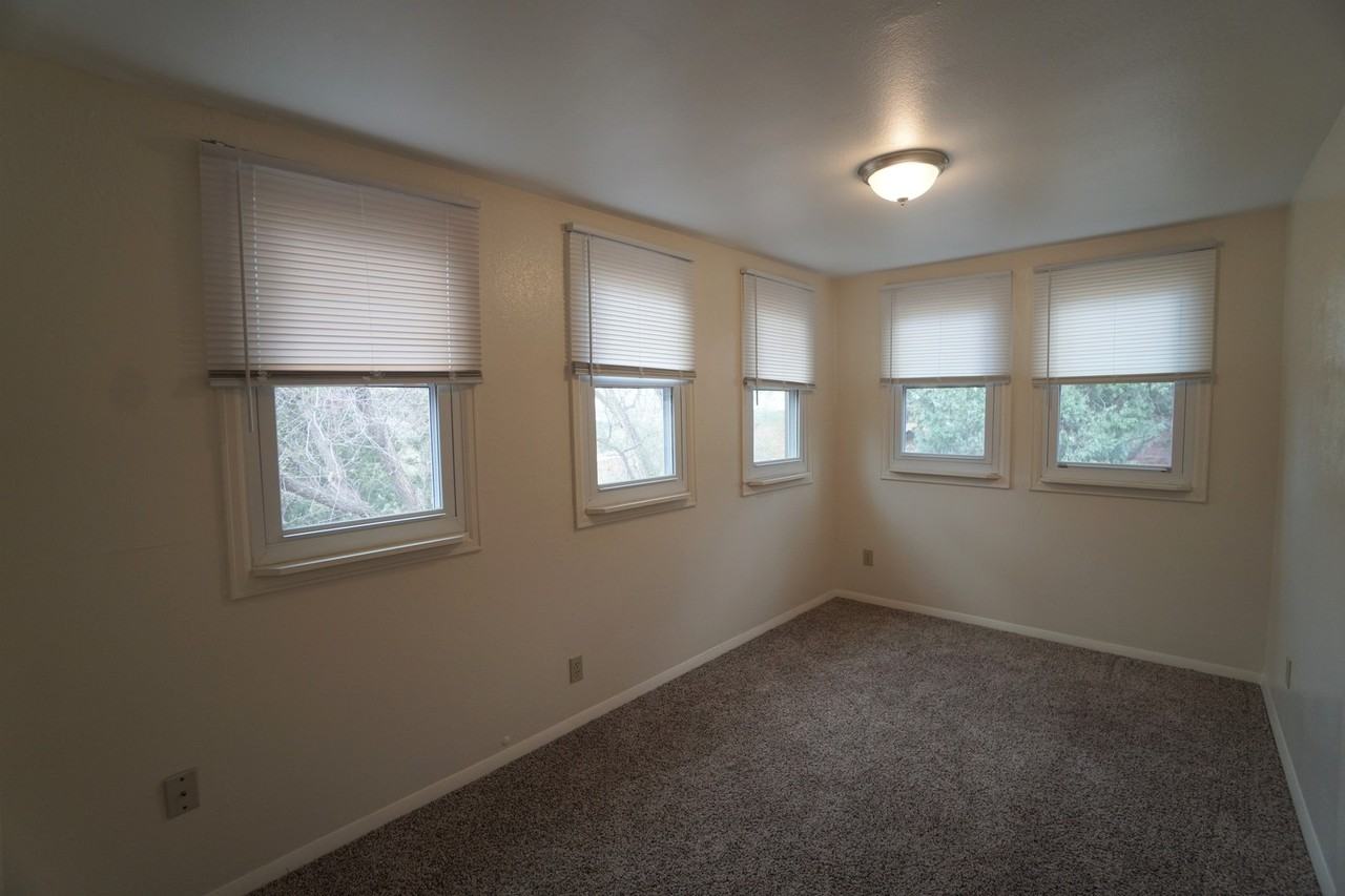 824 Midland Ave #A - Photo 5 of 10