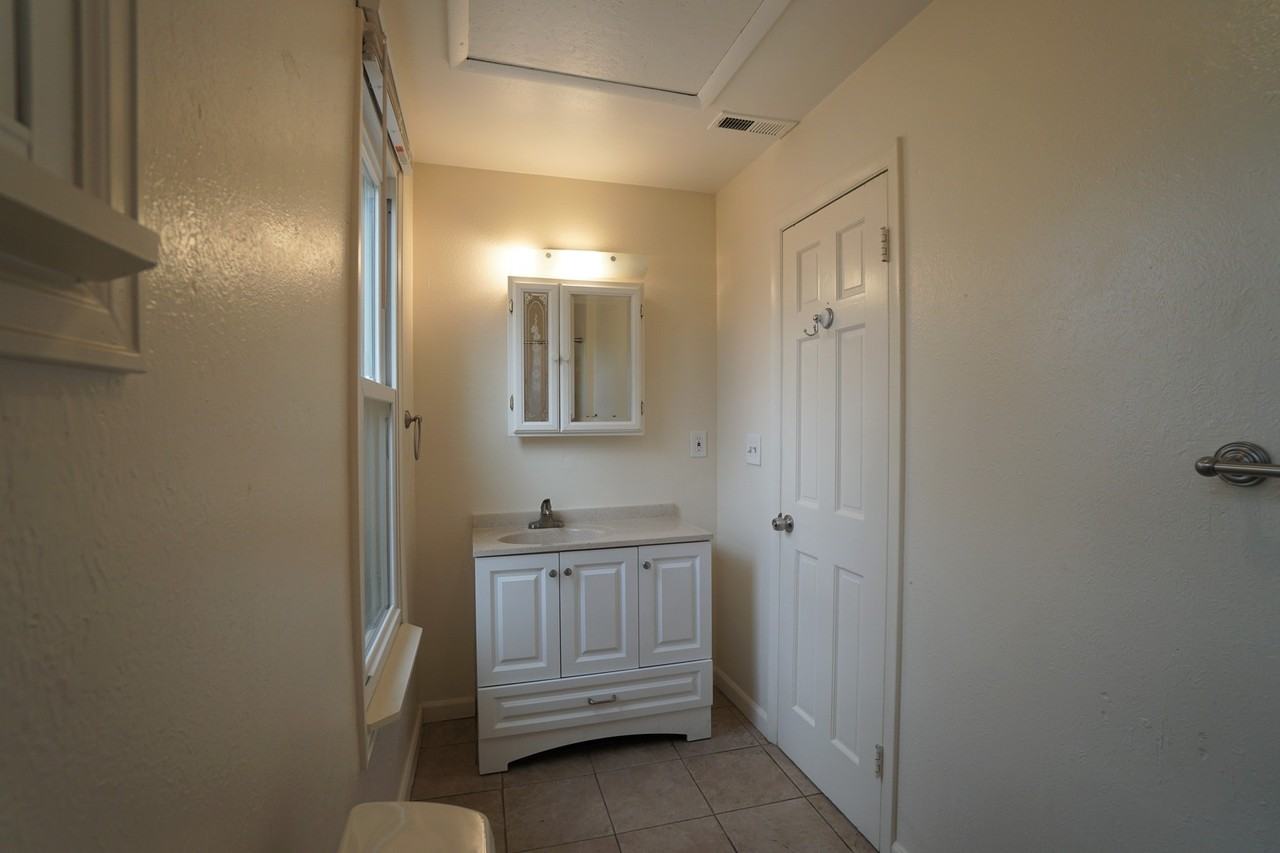 824 Midland Ave #A - Photo 7 of 10