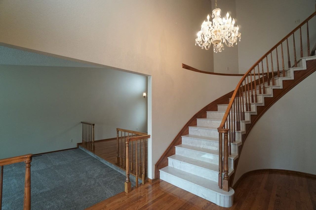 4950 Champagne Dr - Photo 3 of 36