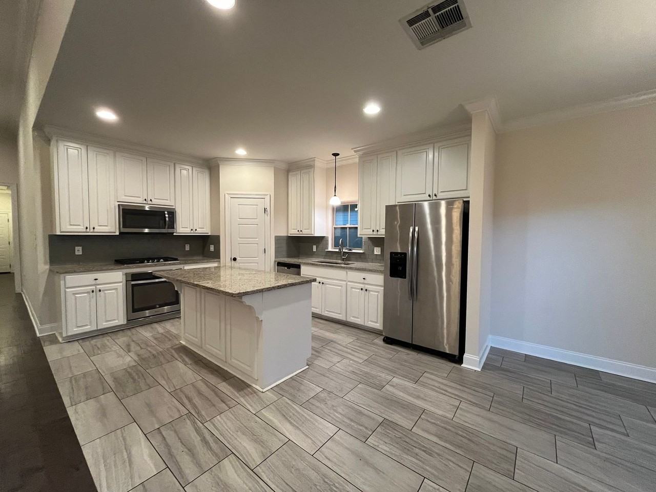 39308 Copperwood Ave - Photo 5 of 14