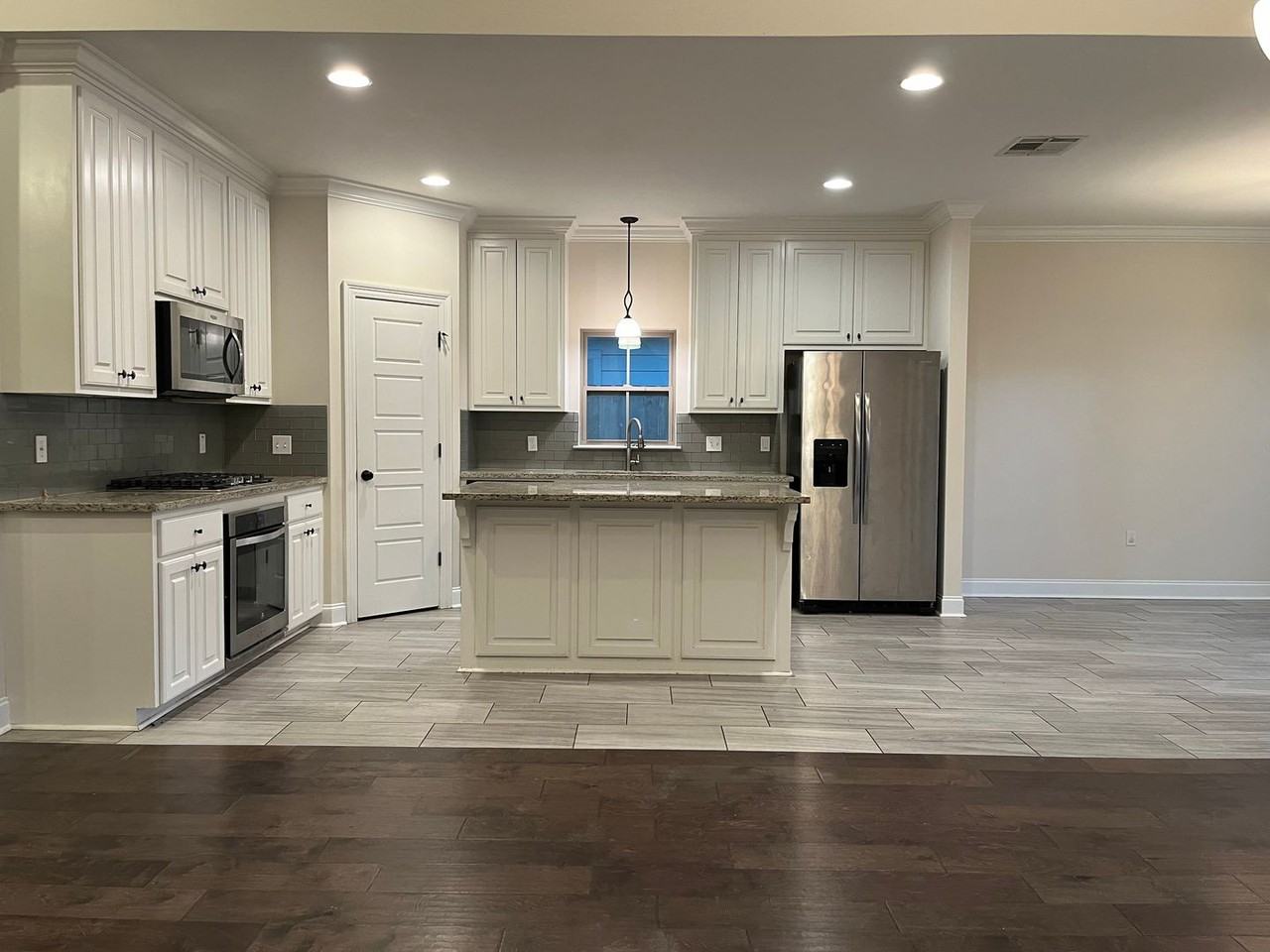 39308 Copperwood Ave - Photo 6 of 14