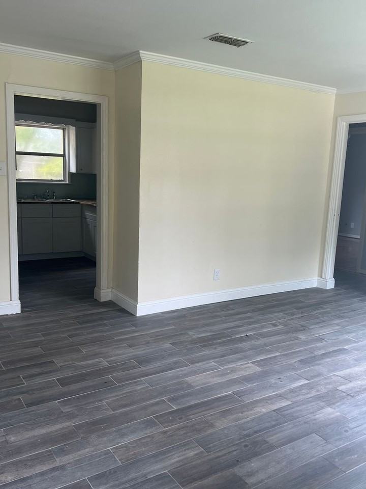 2718 Parkridge St - Photo 7 of 19