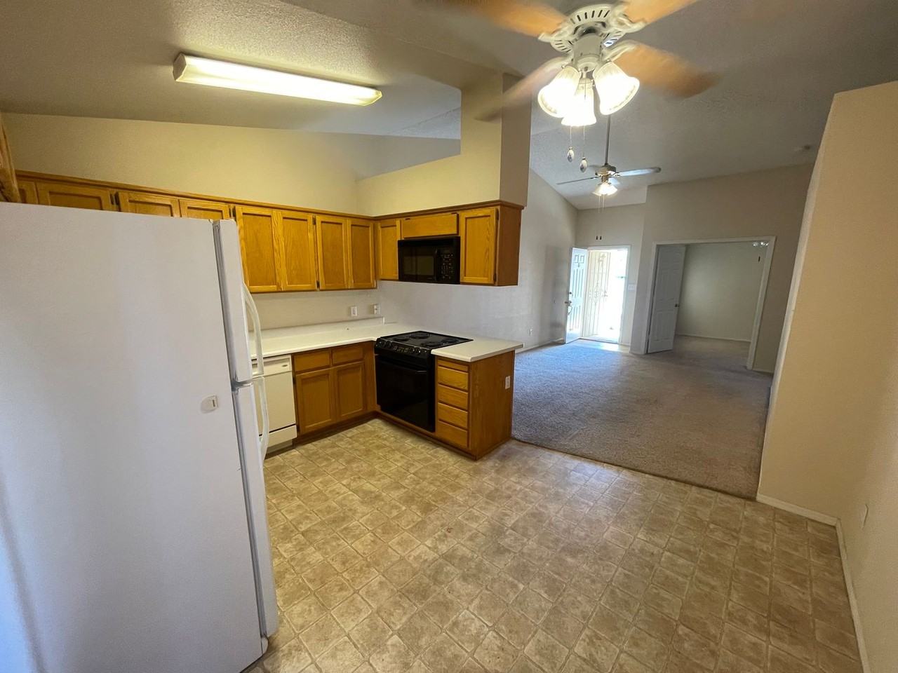 2776 S Marion Ave - Photo 2 of 16