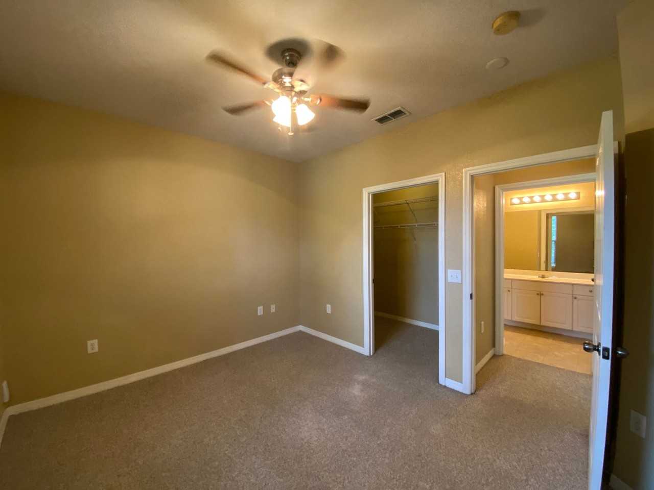 1014 Hemingway Cir - Photo 4 of 19