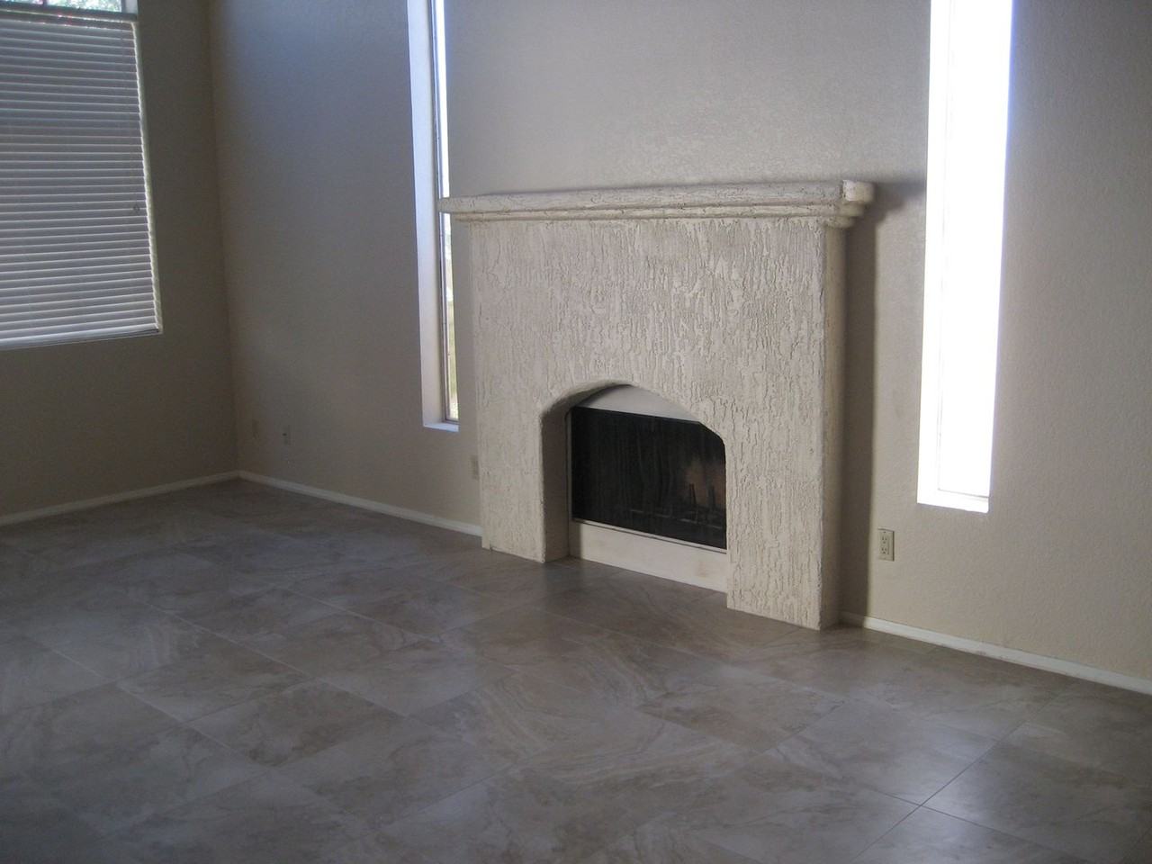 10913 E Hope Dr - Photo 2 of 5