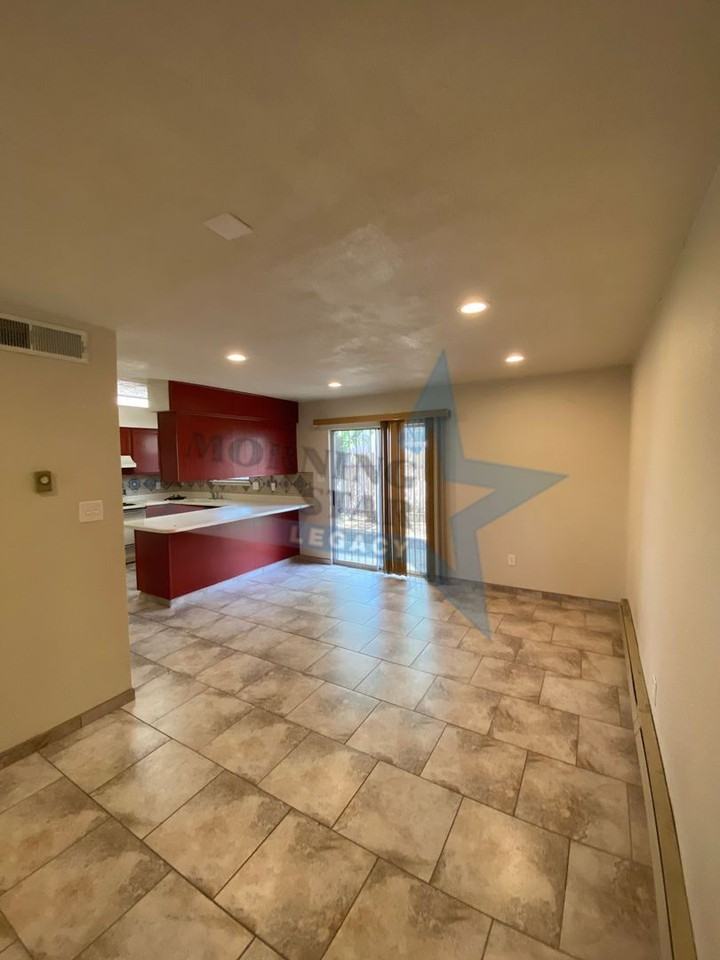 1345 Branson Ave - Photo 5 of 14