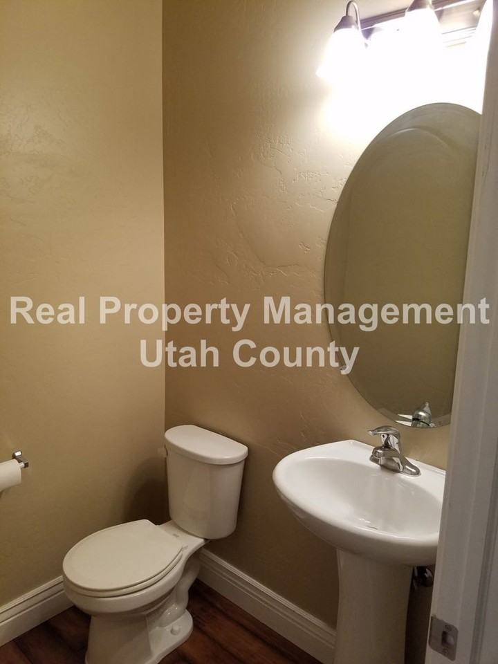 578 S Lake View Dr - Photo 3 of 26