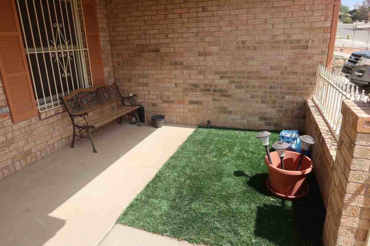 11613 Sheila Dr - Photo 2 of 22