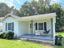 featured image of 1114 Goodes Ferry Rd