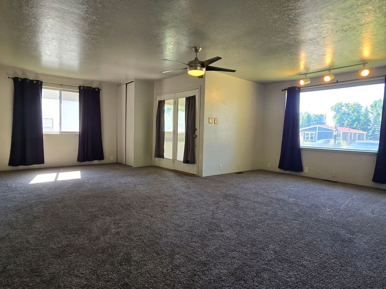 141 W 6th S - Photo 7 of 28