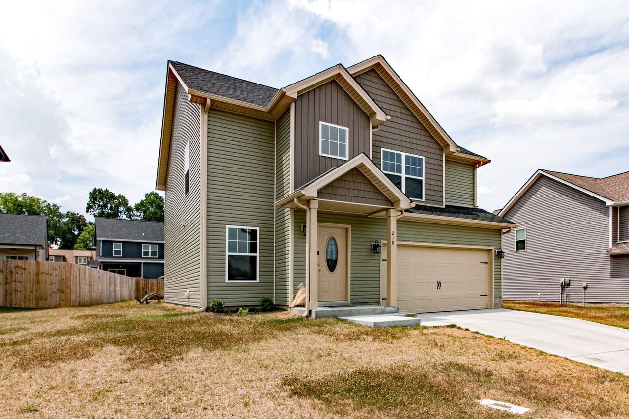 210 Geneva Ln - Photo 2 of 30