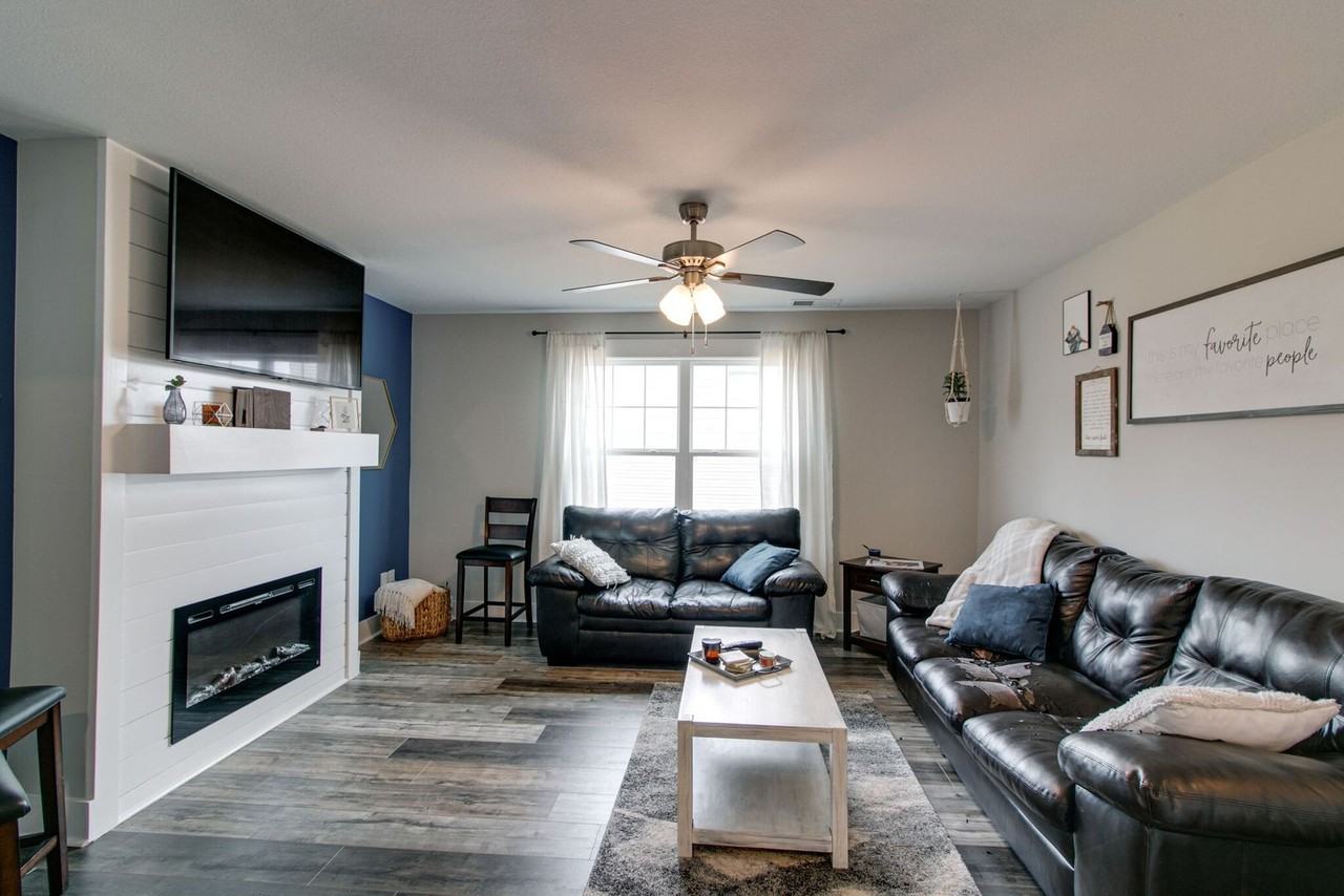 210 Geneva Ln - Photo 6 of 30