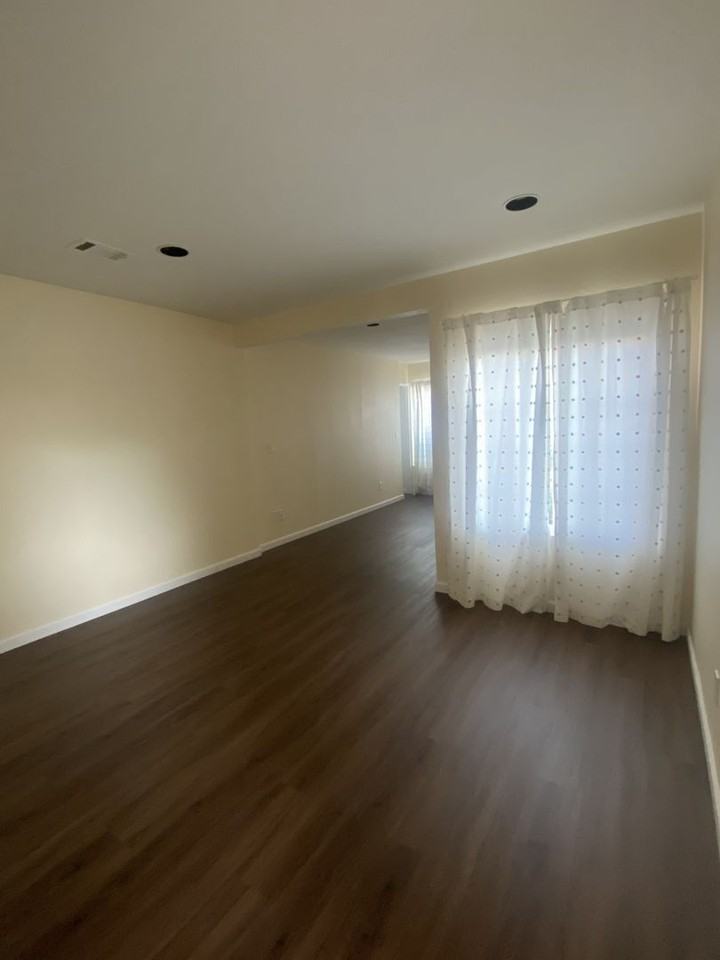 37228 Waterman Ave - Photo 5 of 15