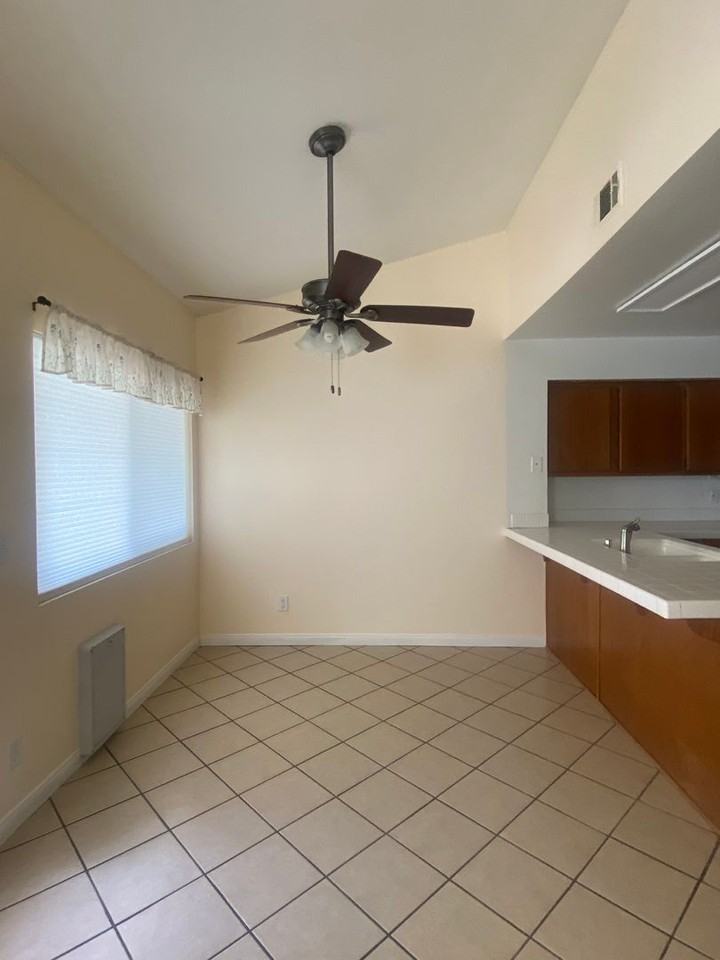 37228 Waterman Ave - Photo 7 of 15