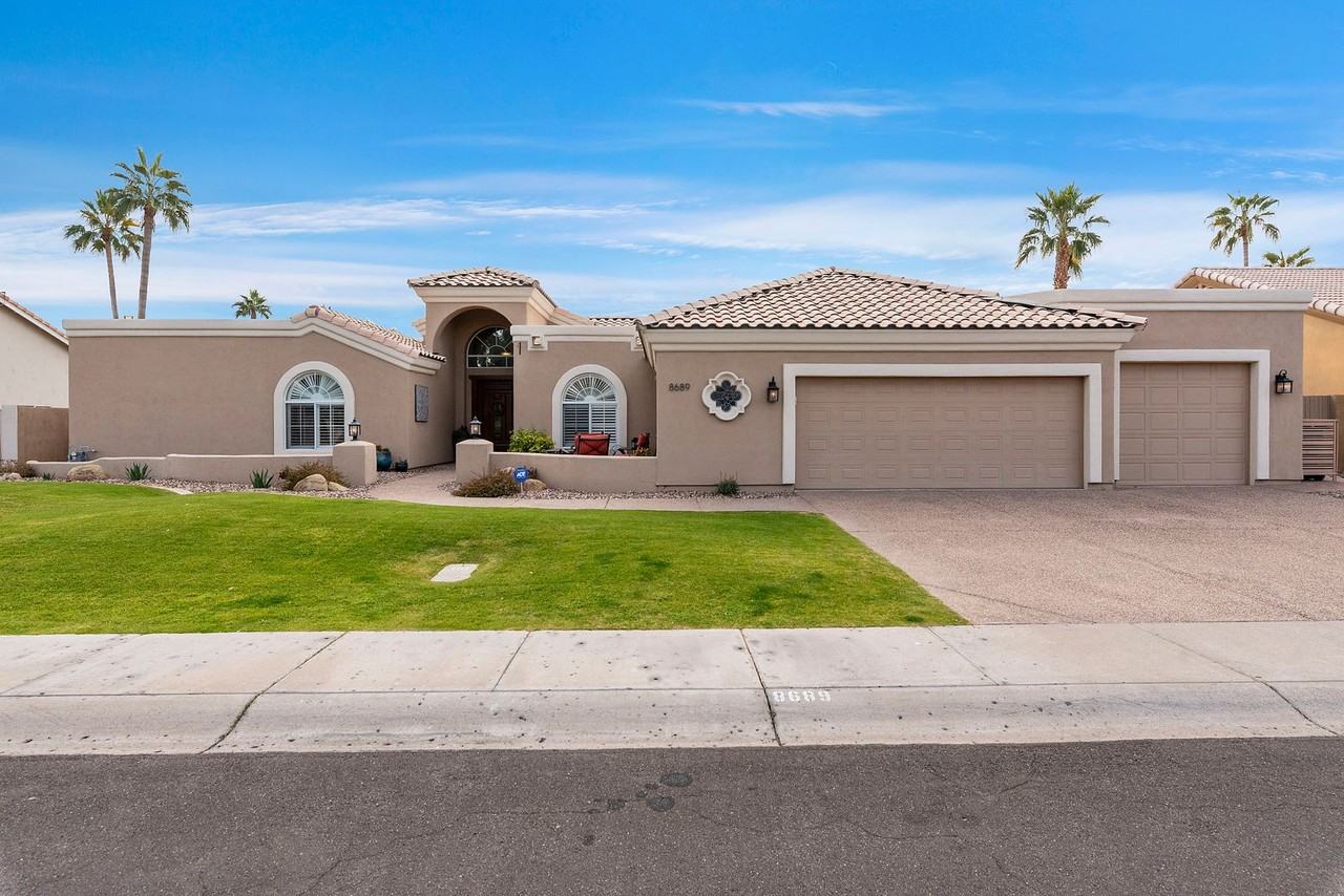 8689 E Windrose Dr - Photo 3 of 30