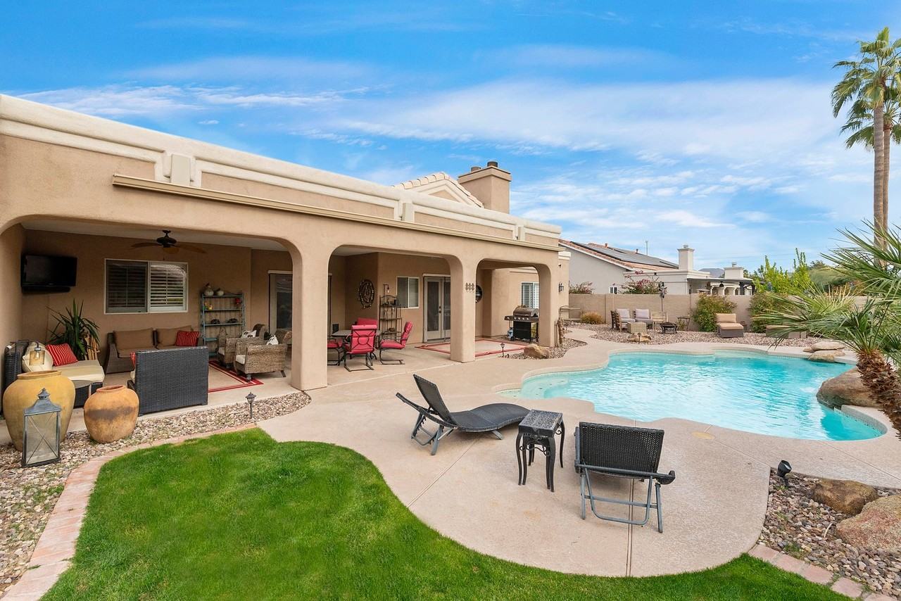 8689 E Windrose Dr - Photo 2 of 30