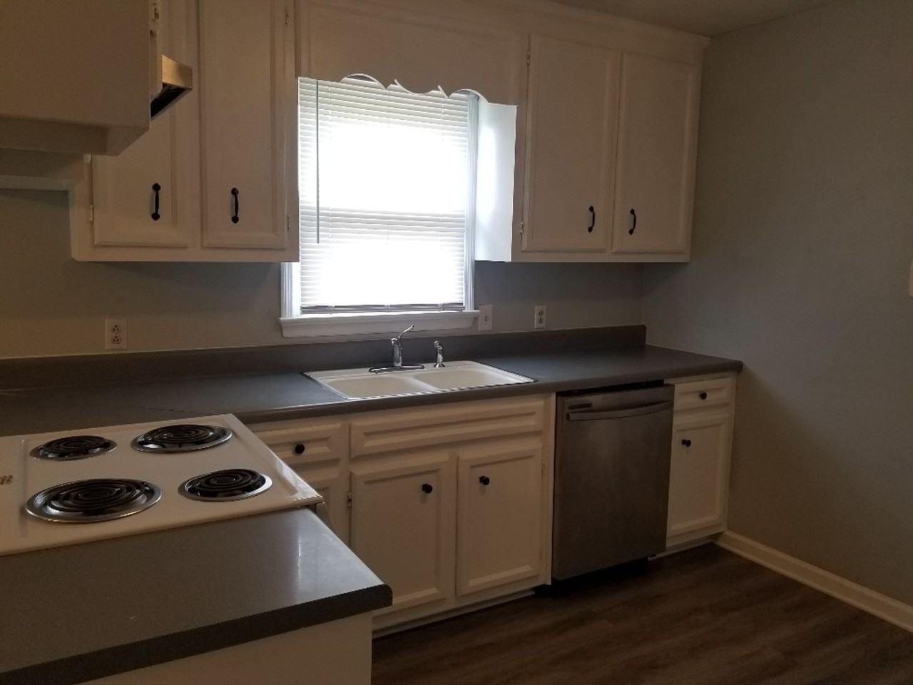 112 Kelly Ct - Photo 6 of 14