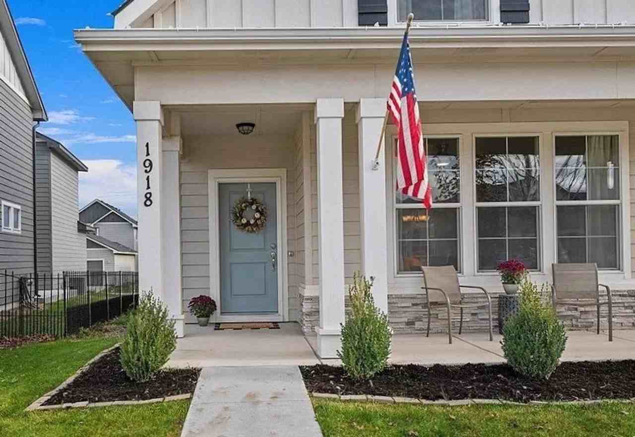 1918 W Heavy Timber Dr - Photo 2 of 32