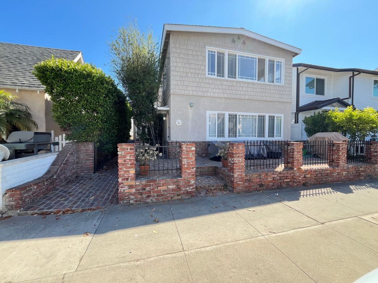 1557 1/2 Miramar Dr - Photo 2 of 13