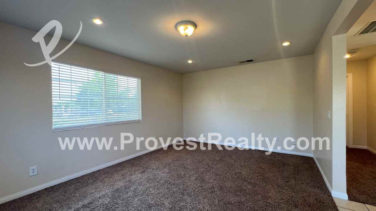 Spruce St 16319* / Spruce Street Investment LLC - Photo 3 of 18