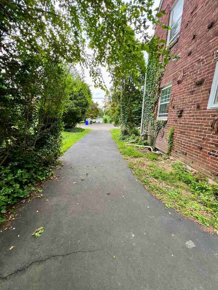 1121 Greenwood Ave - Photo 2 of 18