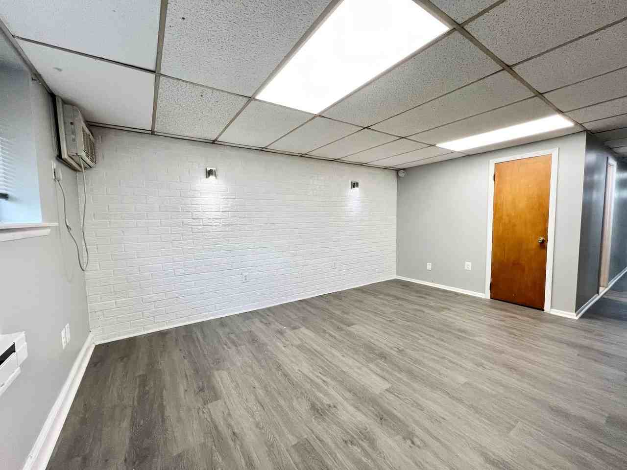 1017 Bullock Ave - Photo 2 of 8