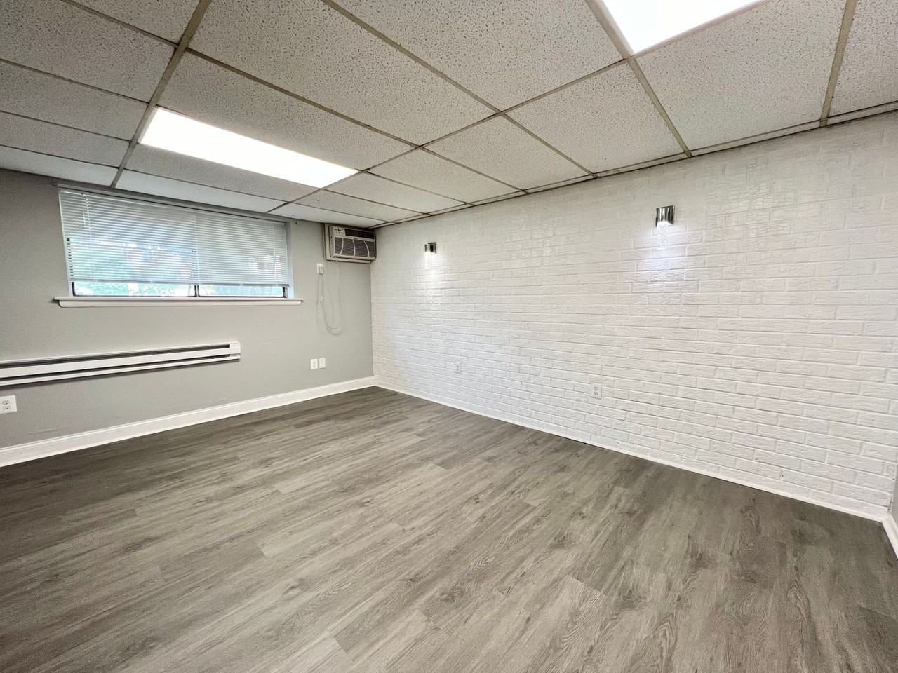 1017 Bullock Ave - Photo 3 of 8