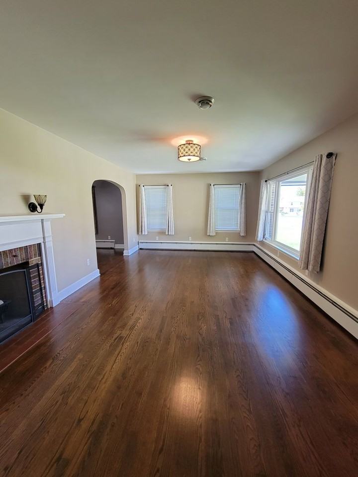 153 Maple Ave - Photo 3 of 25